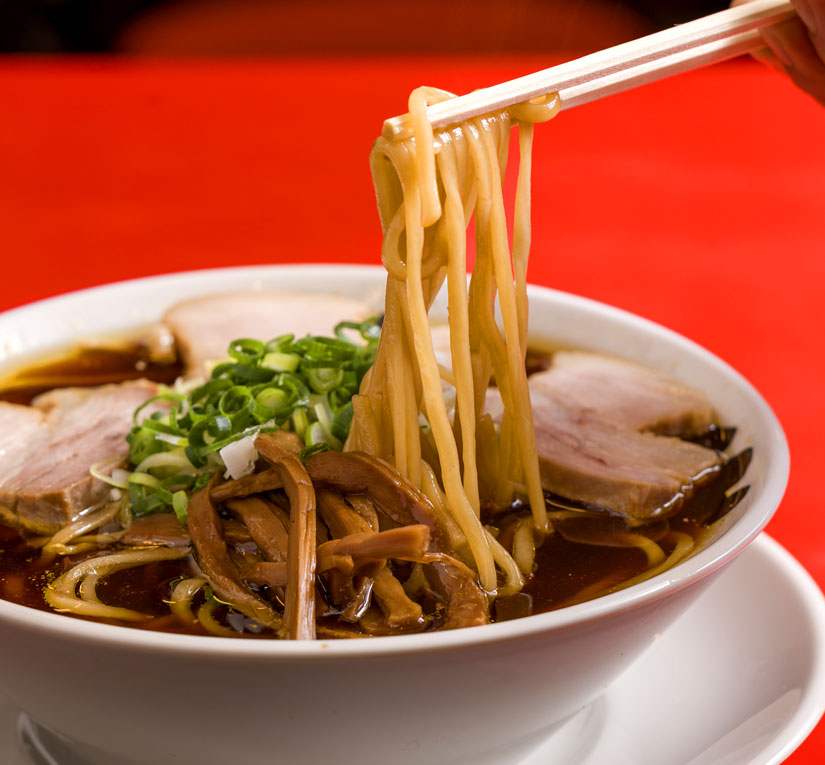 長野市の長野駅前の人気ラーメン店。「山雀菜館」