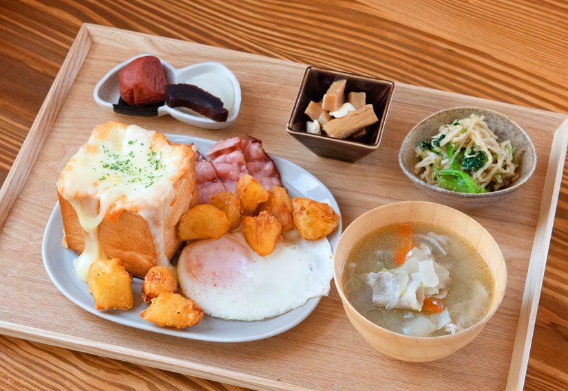 上田市「パンと定食のおみせ きょうとて」パンのモーニングとランチ