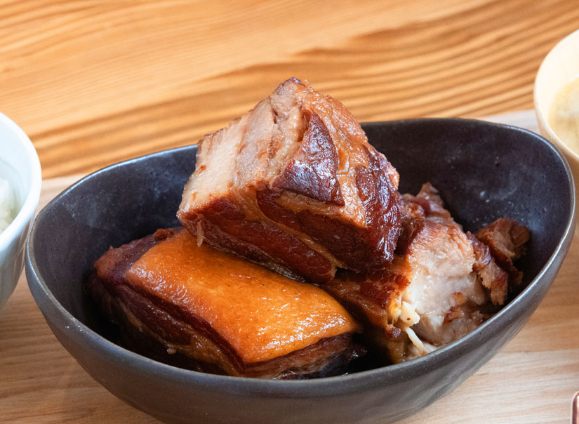 上田市「パンと定食のおみせ きょうとて」モーニングとランチの角煮定食