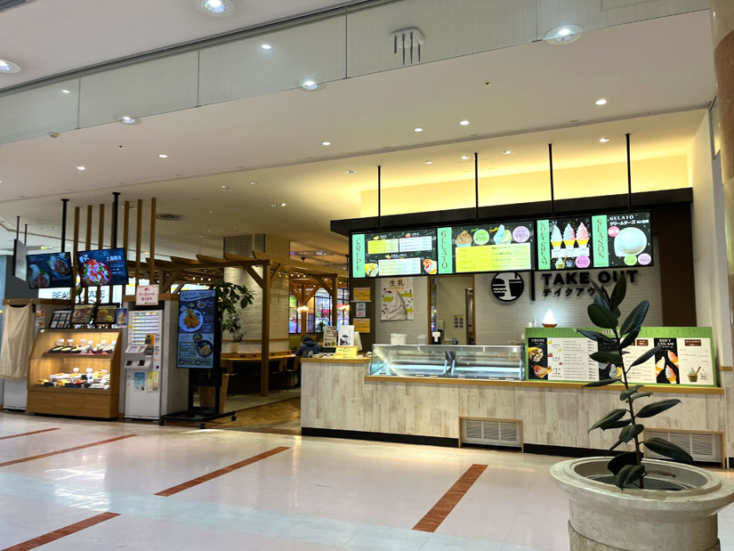 松本地域のアイシティ21のフードコート