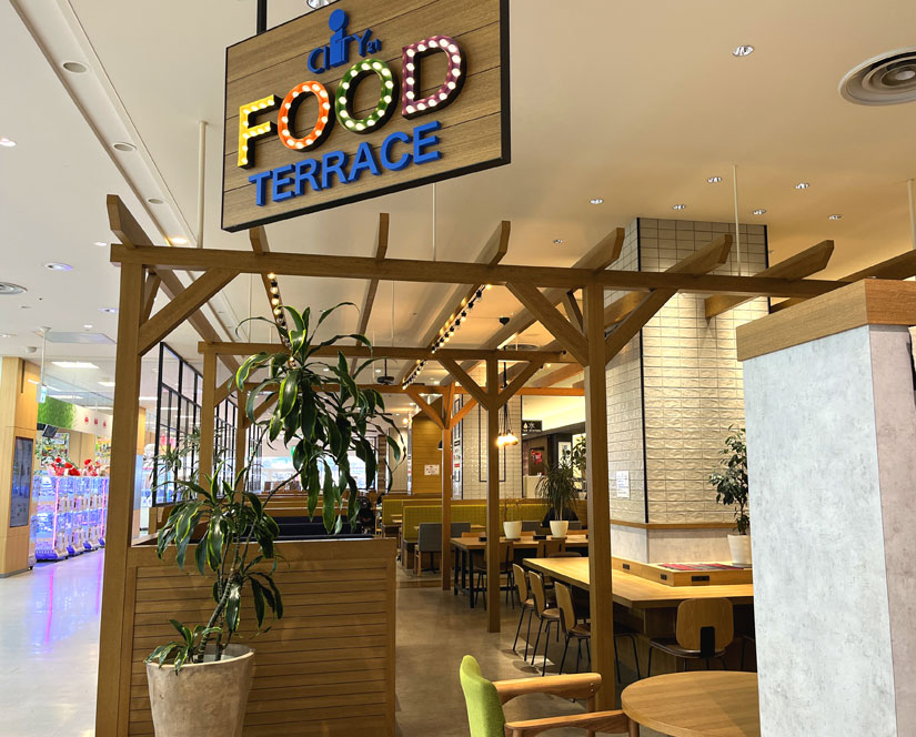 松本地域のアイシティ21のフードコート