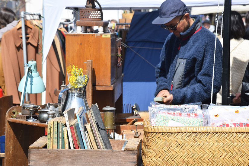 長野県松本市の人気蚤の市イベント「まつもと古市」