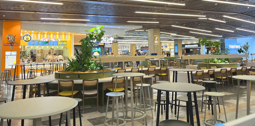 「イオンモール須坂」のフードコート