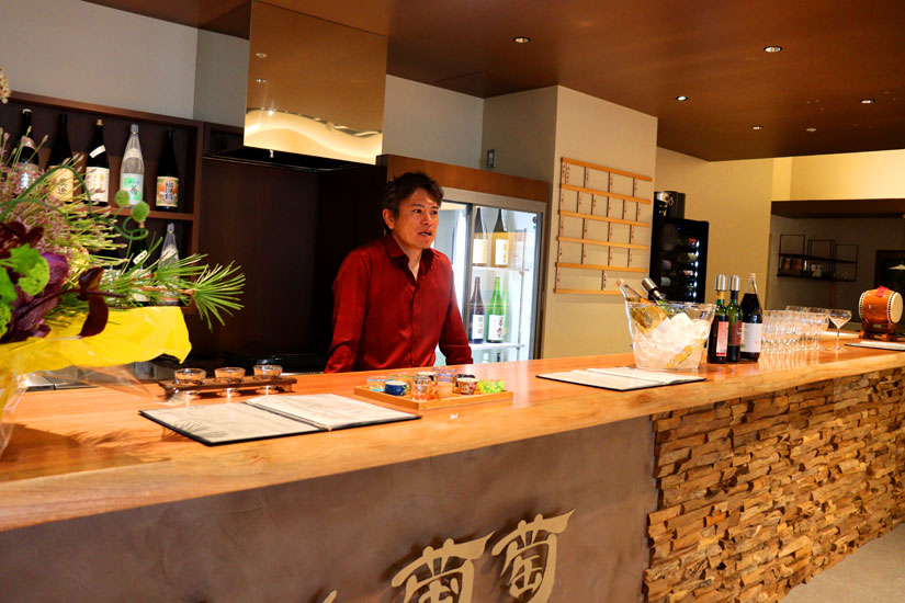 長野県茅野市の茅野駅ベルビア「8Peaks living（エイトピークス リビング）」内の長野県産日本酒と長野ワインバー「米と葡萄」