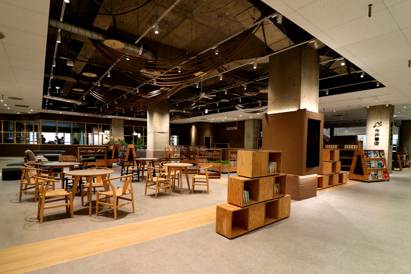 長野県茅野市の茅野駅ベルビア「8Peaks living（エイトピークス リビング）」オフィス