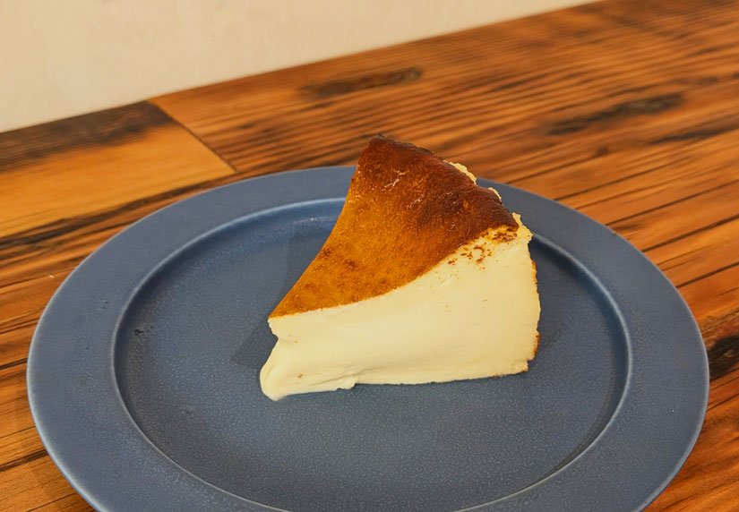 長野県茅野市スイーツカフェ「AlgAe（アルジー）」。駅直結「エイトピークス リビング」内